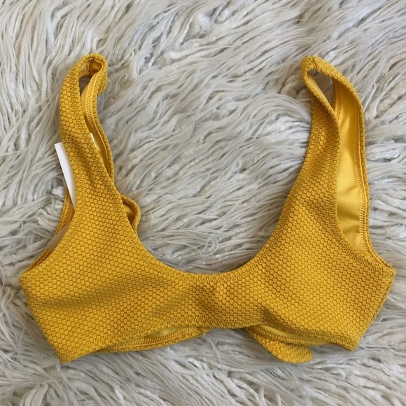 Princess Polly MINKPINK Alexa Tie-Front Bikini Top - Picture 5 of 8